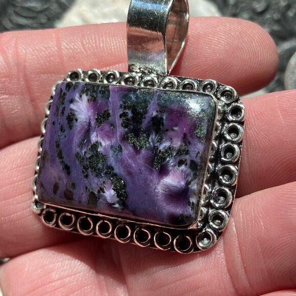 Stunning Aegirine Included Charoite Pendant Stone Crystal Jewelry - Picture 6 of 7